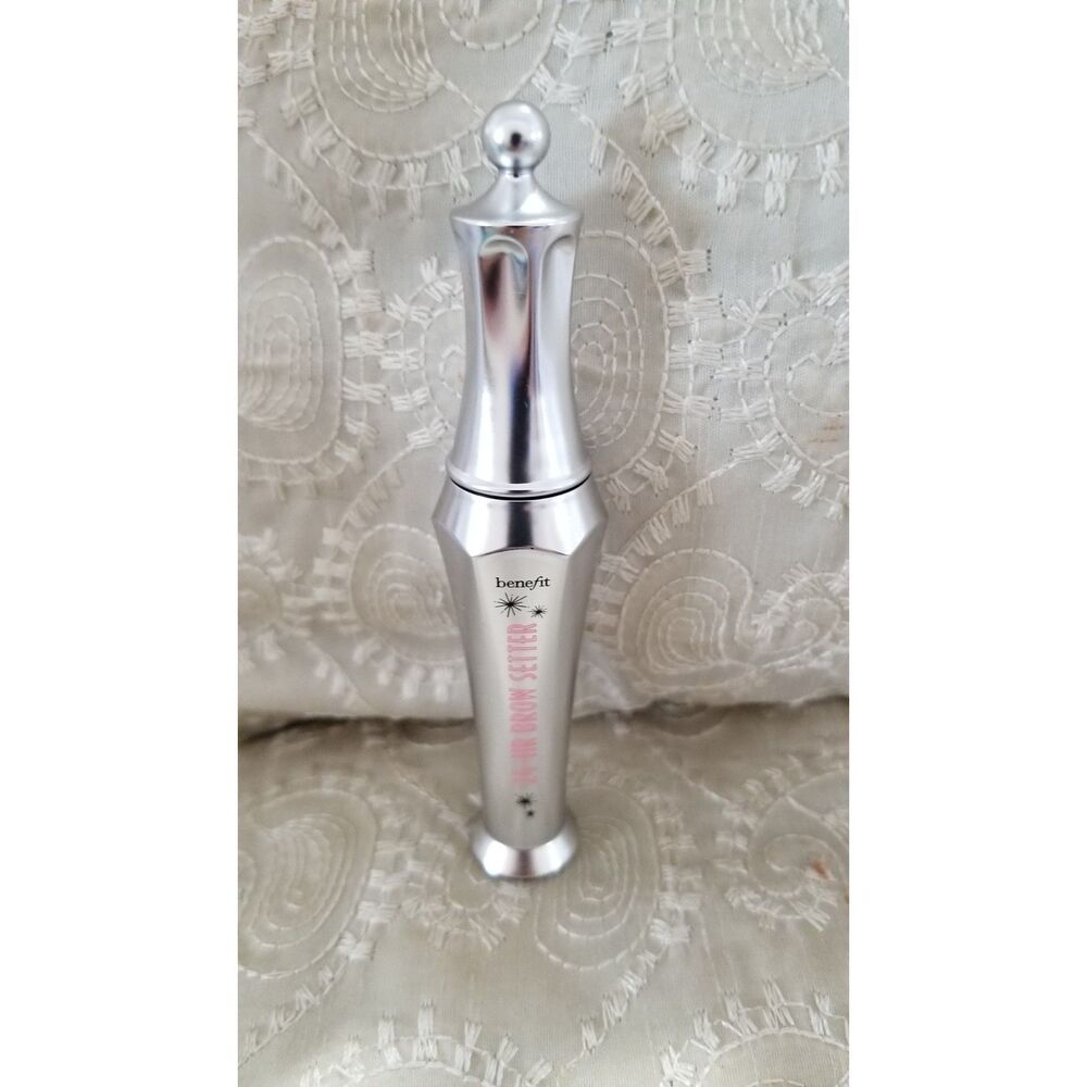 The image features the Benefit 24-Hour Brow Setter Clear Brow Gel